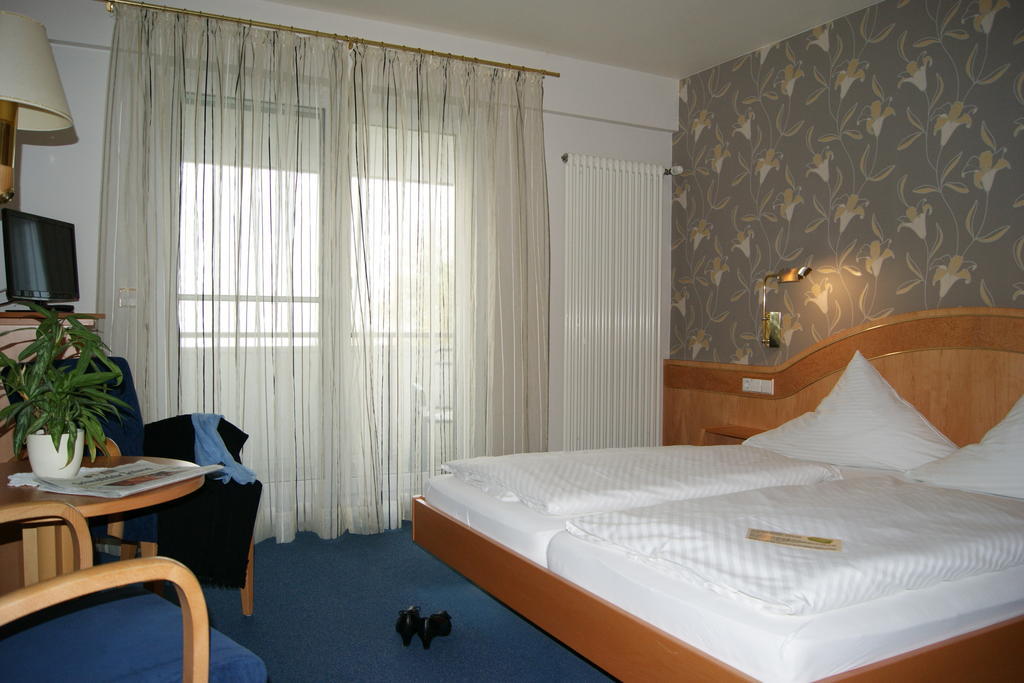 Hotel-Restaurant Schwedi Langenargen Room photo